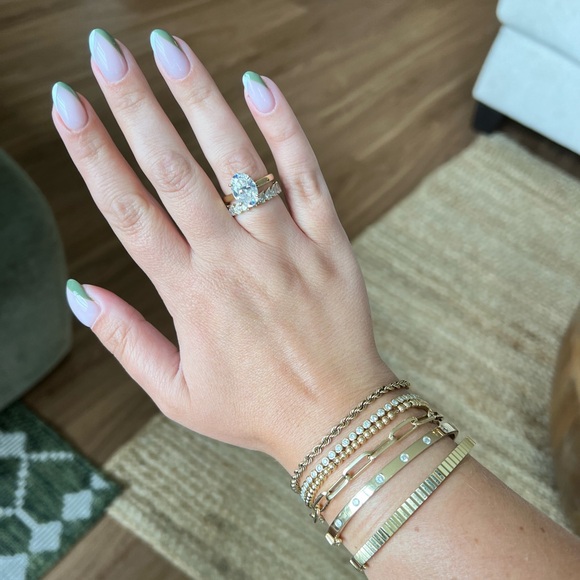 Solid 14k yellow gold twist bracelet - Picture 2 of 2